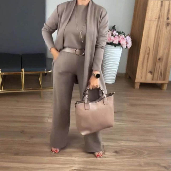 ENSEMBLE MAILLE TROIS PIÈCES POUR FEMMES