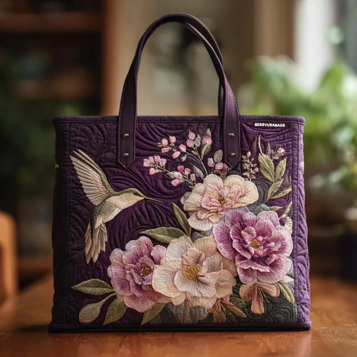 Ručně vyrobená prošívaná taška s motivem kolibříků a orchidejí