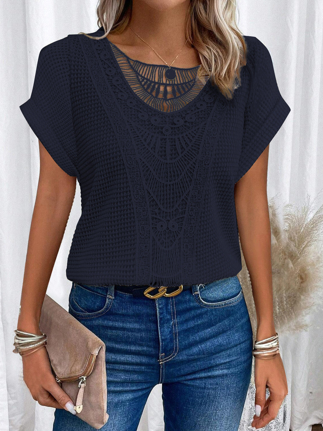 T-SHIRT EN DENTELLE POUR FEMMES