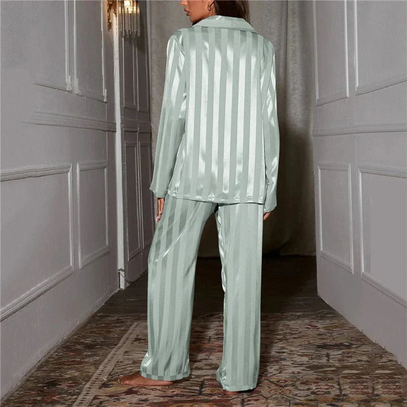 ENSEMBLE DE PYJAMA CLASSIQUE POUR FEMMES