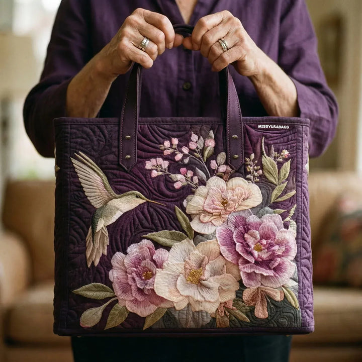 Ručně vyrobená prošívaná taška s motivem kolibříků a orchidejí